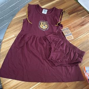 Rivalry Threads 91/Girl’s Toddler dress Size 4T/ Wine red with 🦫 Beaver.